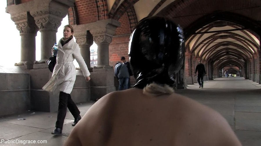 Strangers are shocked by an exhibitionistic - XXX Dessert - Picture 6