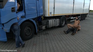 Truckers take advantage of a bombshell’s - Picture 14