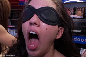 Blindfolded babe is fisted and fucked wi - Picture 11