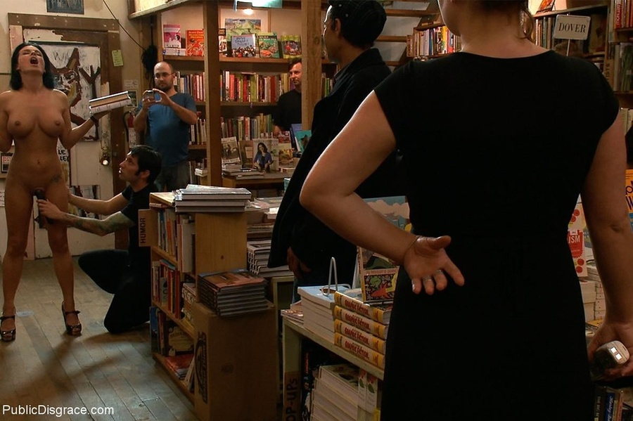 Svelte slut in black heels balances books o - XXX Dessert - Picture 9