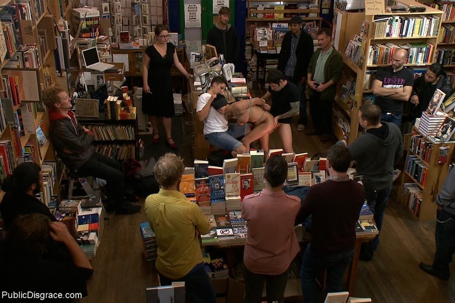 Svelte slut in black heels balances books o - XXX Dessert - Picture 14