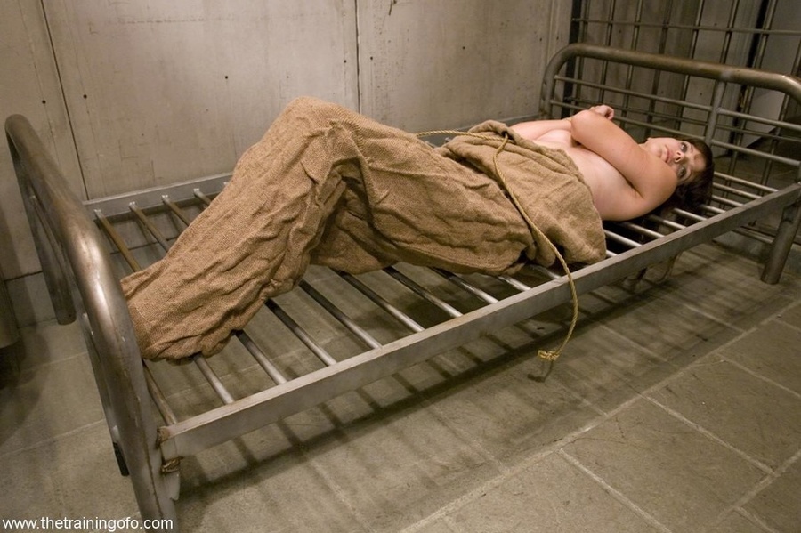 Young woman is an eager one who wishes to p - XXX Dessert - Picture 6