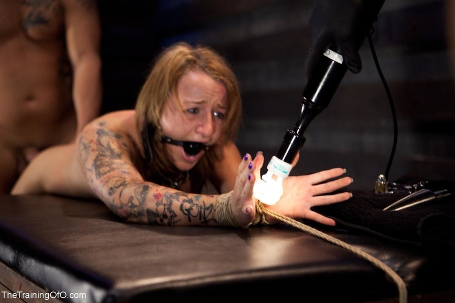Suspended slut is screwed hard as she endur - XXX Dessert - Picture 7