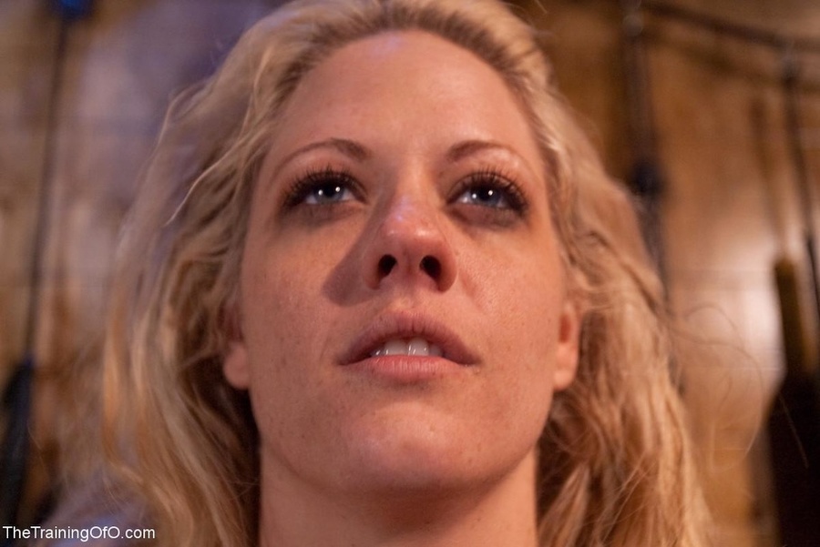 Blonde slave does exactly as told, which le - XXX Dessert - Picture 10