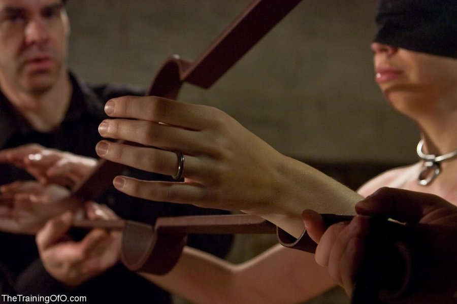 Slender sub’s mouth and pussy are the perfe - XXX Dessert - Picture 5