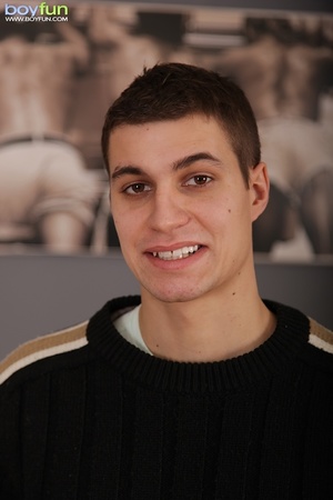 He is not only pretty but also a pervert and unloads his cum on his chest - XXXonXXX - Pic 1