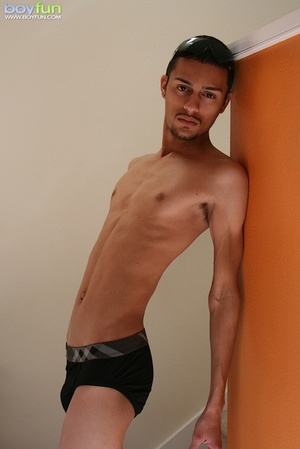 Enjoy how this Latin lover shows off his tan body and gives pleasure to him - Picture 9