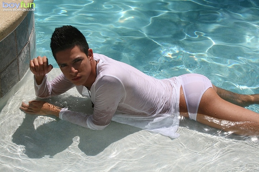 Horny latin lover flashes his tanned skin and gets smutty - XXXonXXX - Pic 4