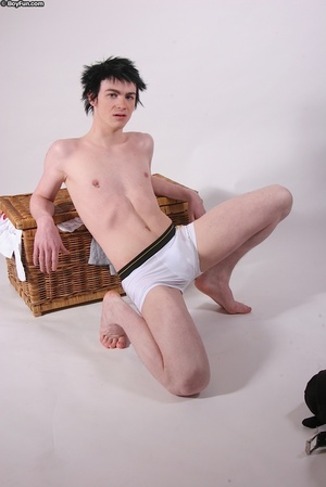 His friends left for a while and he thought it was better to jerk off in the picnic - XXXonXXX - Pic 7