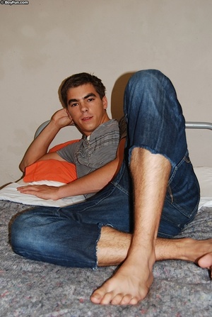 Hot dude wears tight jeans and flashes his genitals right at you - XXXonXXX - Pic 2