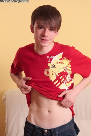 Pale dude with innocent face gets so horny and looks hot in his red shirt - XXXonXXX - Pic 3