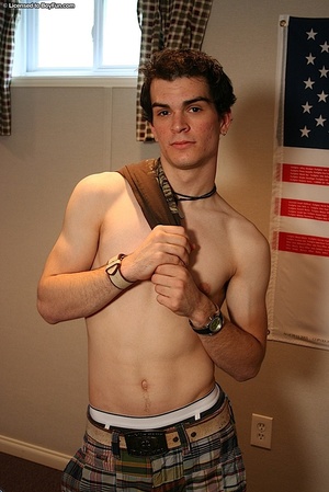 Patriotic student enjoys teasing horny men in his free time - Picture 5