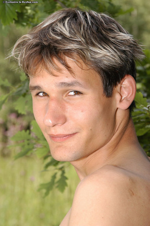Hot farm boy goes naked in tall grass and teases us - Picture 11
