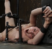 Asymmetrical device bondage looks cool, but it makes a maven feel all