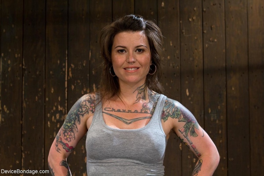 Look at the tattooed lady who lost her whit - XXX Dessert - Picture 1