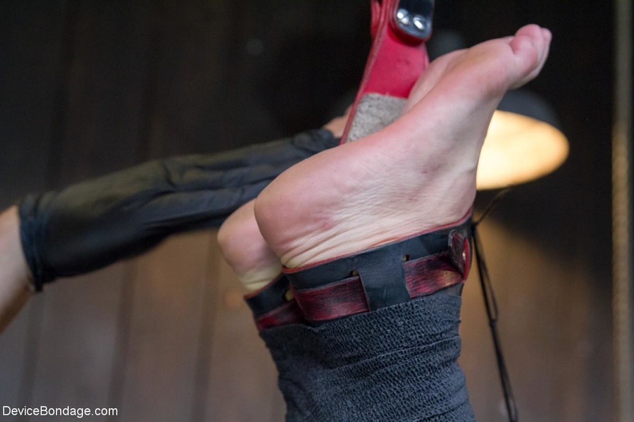 Pretty blonde endures painful play before s - XXX Dessert - Picture 4