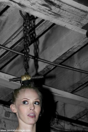 Artistic shots showcase the dedication of slaves in this dungeon, as they really want to respect authority. - Picture 6