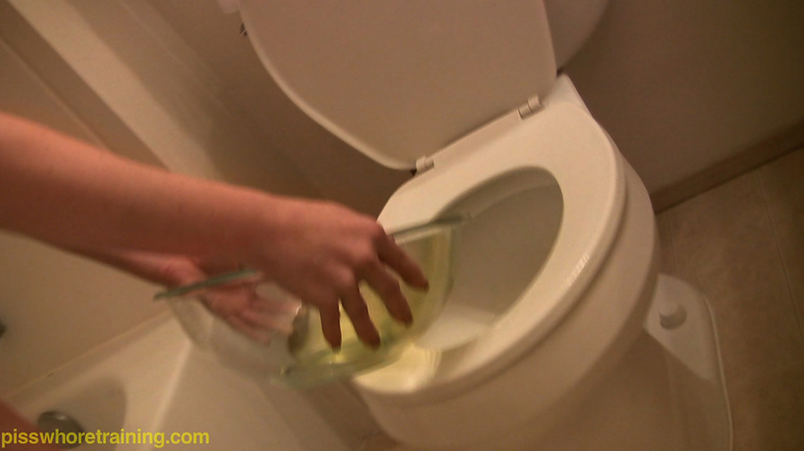 Gorgeous blonde provocatively teases by pouring away a bowl of her pee - XXXonXXX - Pic 14