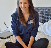 Petite college student uses toy on her perfect tantalizing throbbing clit