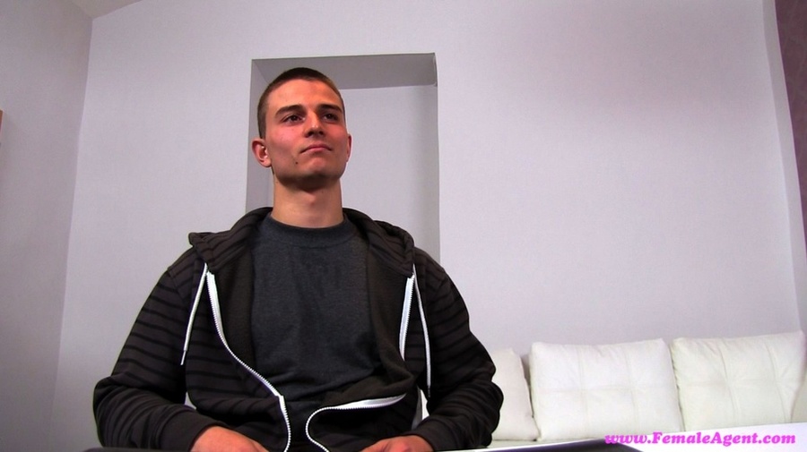 Smoking hot agent in brown and white blouse - XXX Dessert - Picture 1