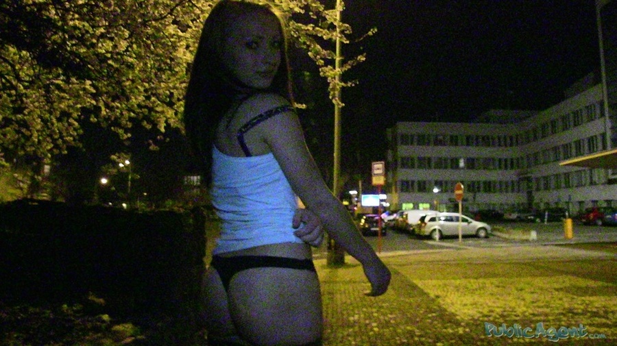 Brunette in white top and black suit blows  - XXX Dessert - Picture 5
