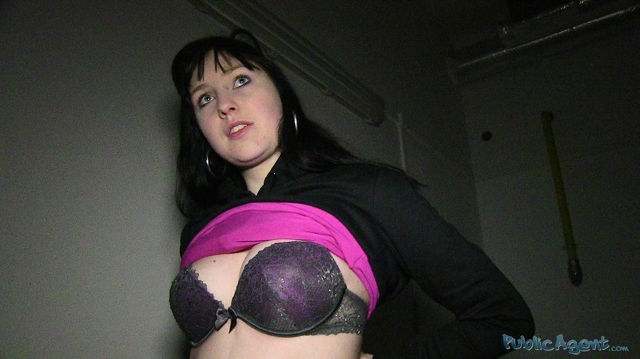 Cute brunette in black and pink outfits fla - XXX Dessert - Picture 4