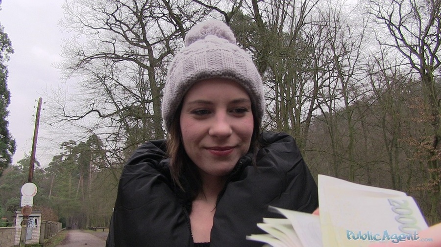 Brunette in black jacket and grey head warm - XXX Dessert - Picture 3