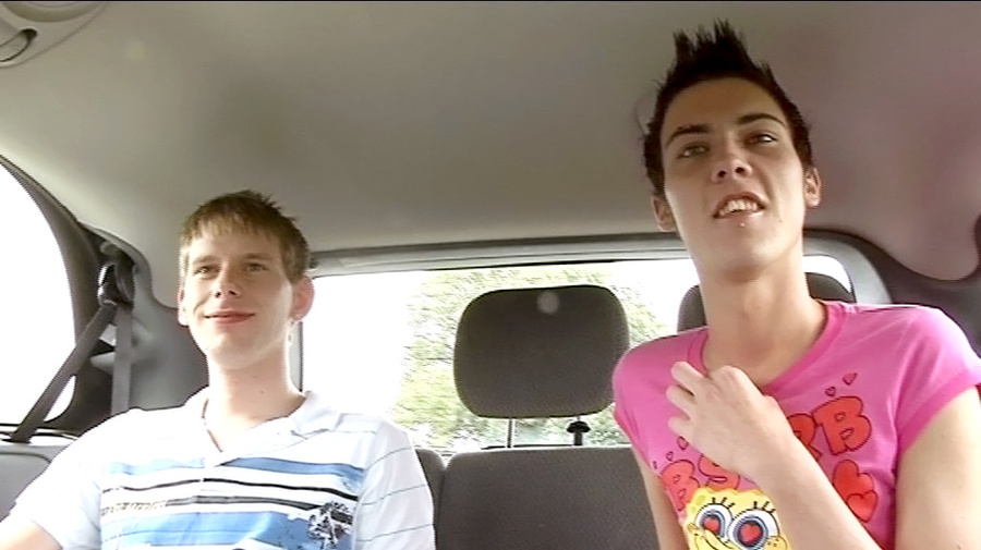 Two guys ravage dude in gym fucking his ass - XXX Dessert - Picture 2