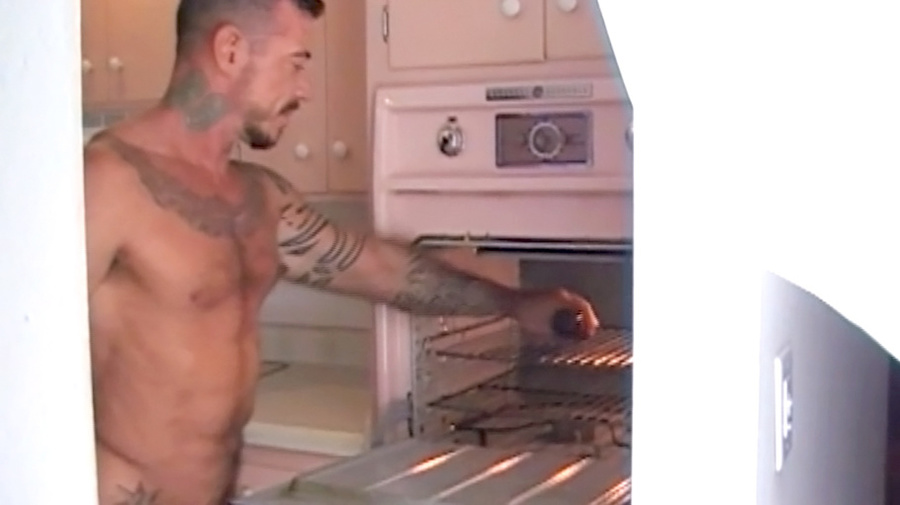 Guy in red top gets his cock sucked by blac - XXX Dessert - Picture 11