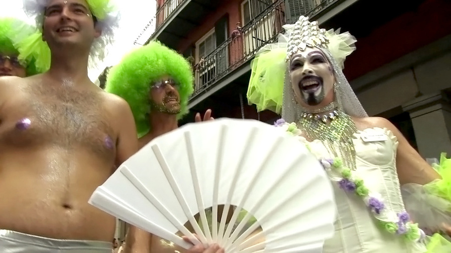 Randy tattooed guy leaves parade to get suc - XXX Dessert - Picture 24