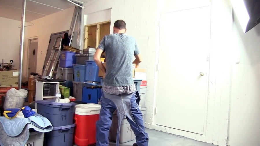 Nasty guy in jeans dungarees finds sex toy  - XXX Dessert - Picture 4