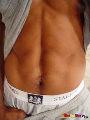 Fit ebony dude fingers his ass and jerks - XXX Dessert - Picture 3