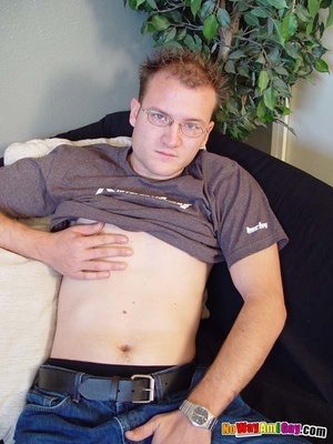 White hunk with glasses lubes his dick u - Picture 6