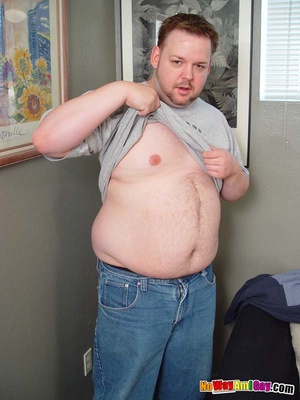 Chubby white guy takes off his clothes a - Picture 3