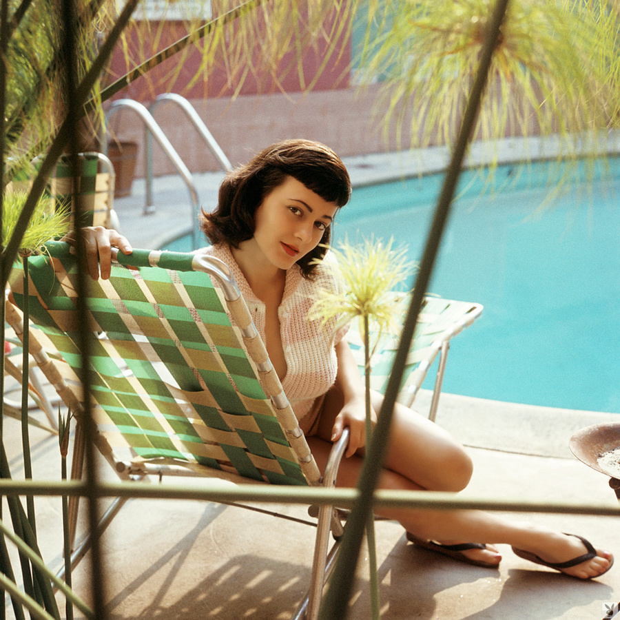 Pretty dark hair hottie washes hair and fla - XXX Dessert - Picture 1