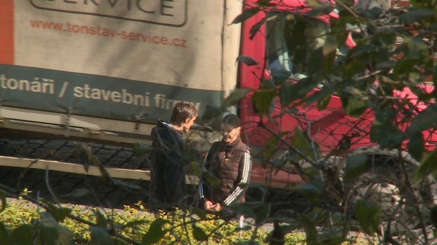 Teen babe with plump cunt gets seduced and  - XXX Dessert - Picture 2