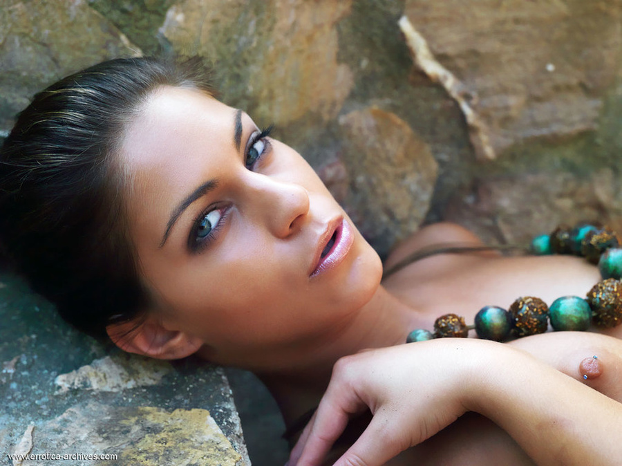 Elegant and lusty brunette shows off her pi - XXX Dessert - Picture 5