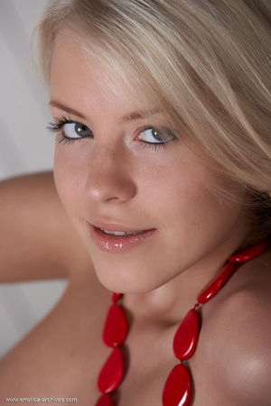 Busty blonde with an angelic face is hav - XXX Dessert - Picture 14