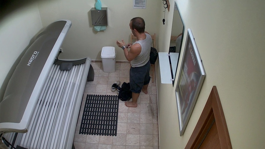 Strong bald hunk is showing off his sexy bo - XXX Dessert - Picture 8