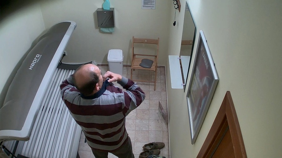 Mature tight muscled twink is smoothly tann - XXX Dessert - Picture 1