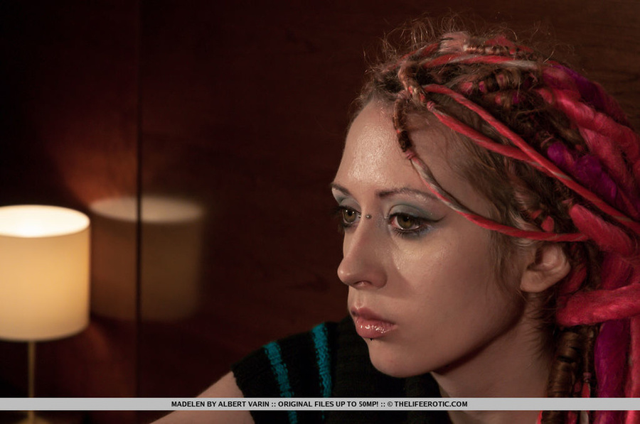 Babe with pink dreadlocks teases and caress - XXX Dessert - Picture 1