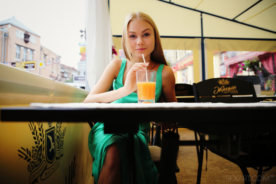 Blonde with long hair gets naked in bed, sp - XXX Dessert - Picture 1