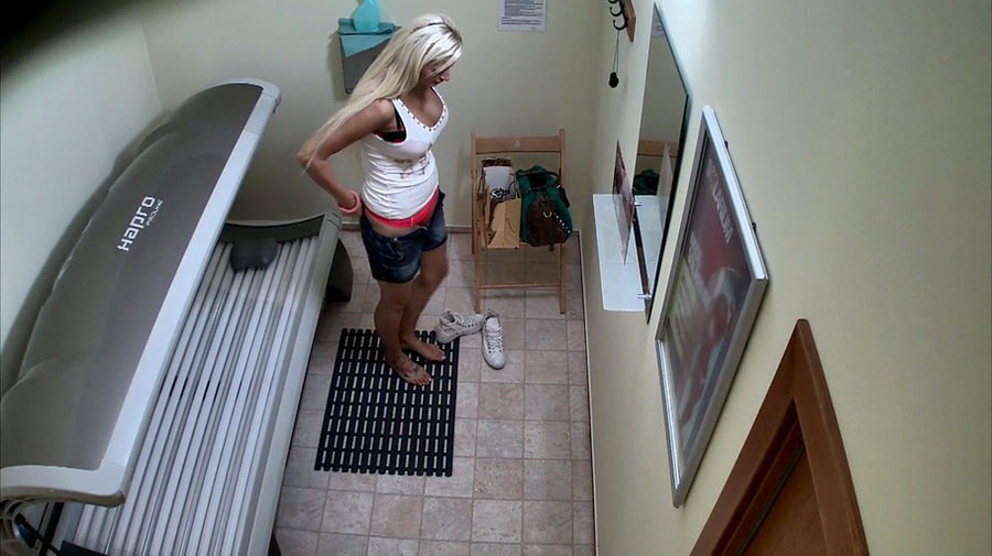 Long-haired shiny blonde with huge enhanced boobs - XXXonXXX - Pic 7