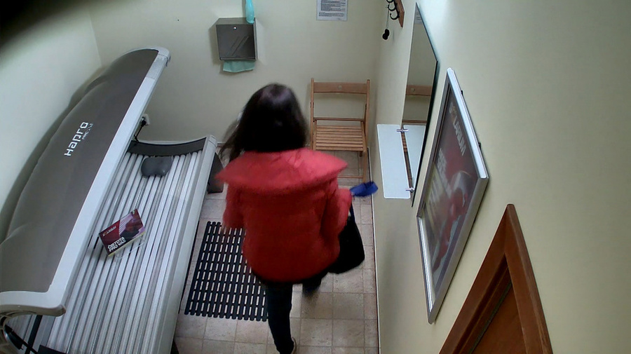 Long-haired brunette with massive and natural saggy tits - XXXonXXX - Pic 1