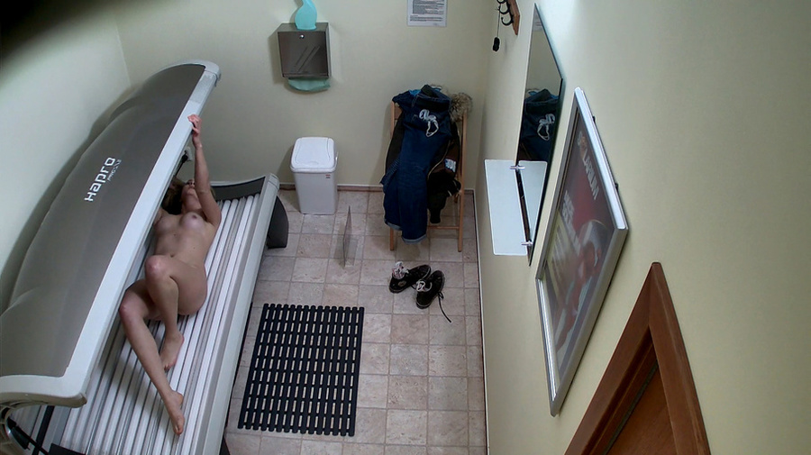 Big-booty babe showed off her enhanced tits on hidden cam - XXXonXXX - Pic 3