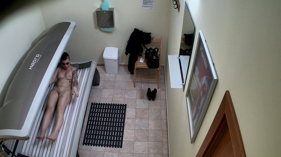 Brunette with shaved temples came in solarium - XXXonXXX - Pic 9