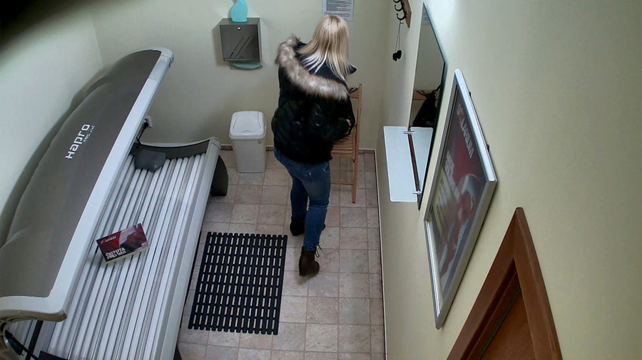 Hottest leggy blonde undresses blue bra and panties - XXXonXXX - Pic 1