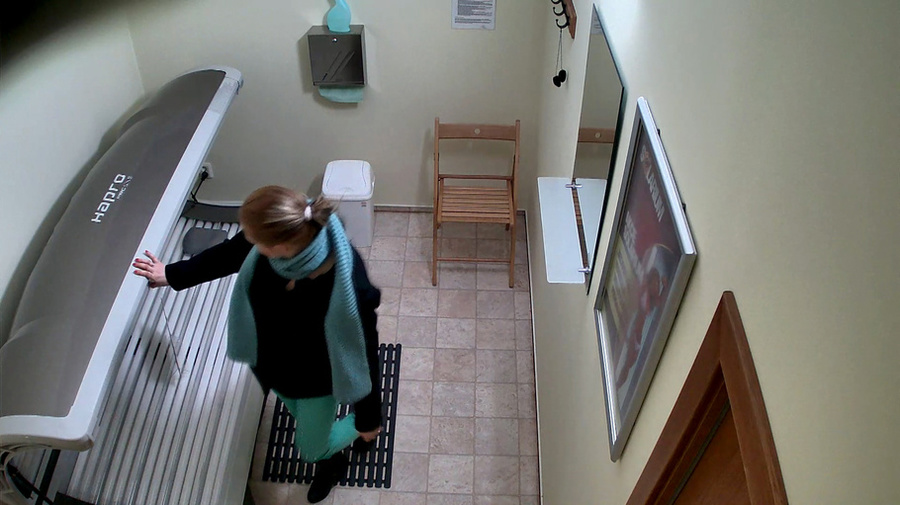 Redhead babe in green pants and huge green scarf - XXXonXXX - Pic 8