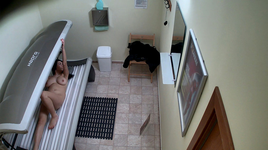 Dark-haired girl undressed her tight black outfit - XXXonXXX - Pic 3