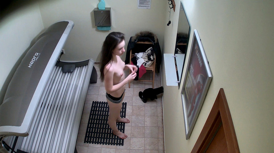 Young brunette with slim body shape is enjoying solarium - XXXonXXX - Pic 7